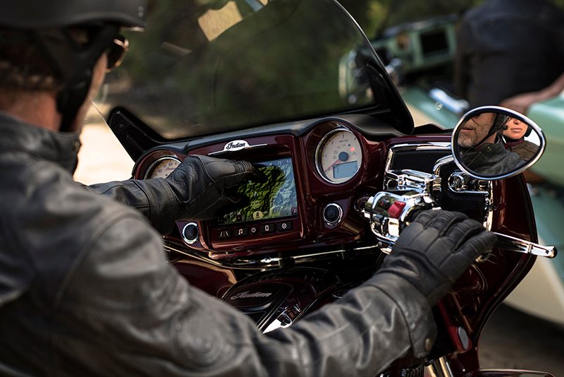 indian motorcycle ride command touchscreen 2017 imc infotainment roadmaster 03