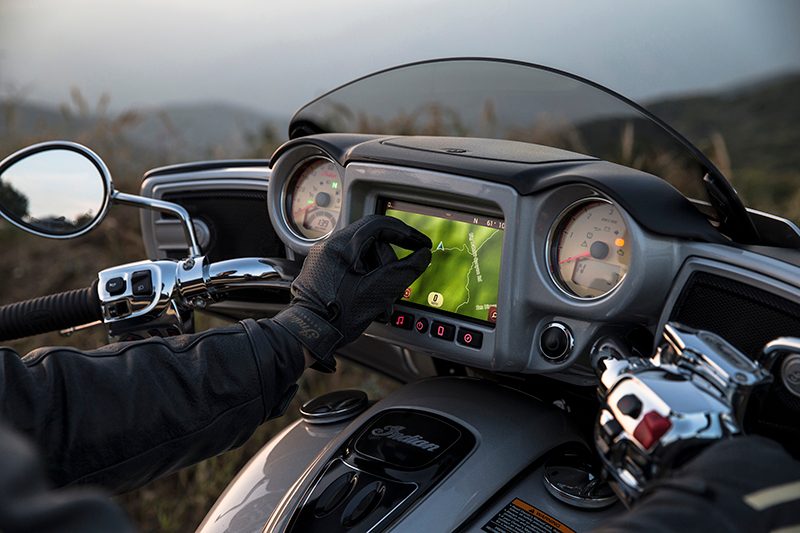 indian motorcycle ride command touchscreen 2017 imc infotainment roadmaster 04
