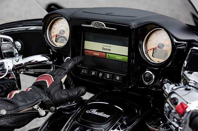 indian motorcycle ride command touchscreen 2017 imc infotainment roadmaster 10