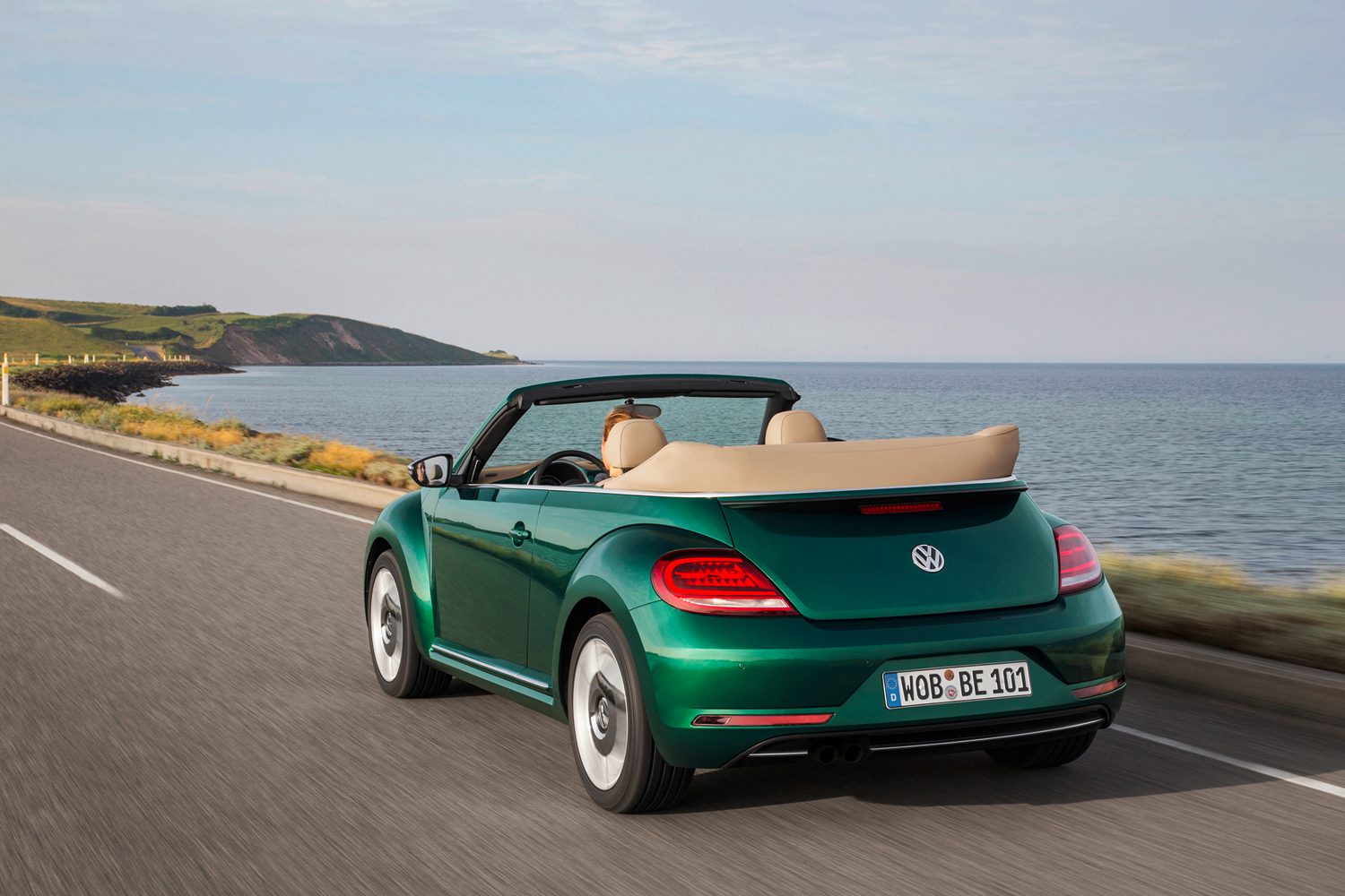 2017 volkswagen beetle news specs pictures 10