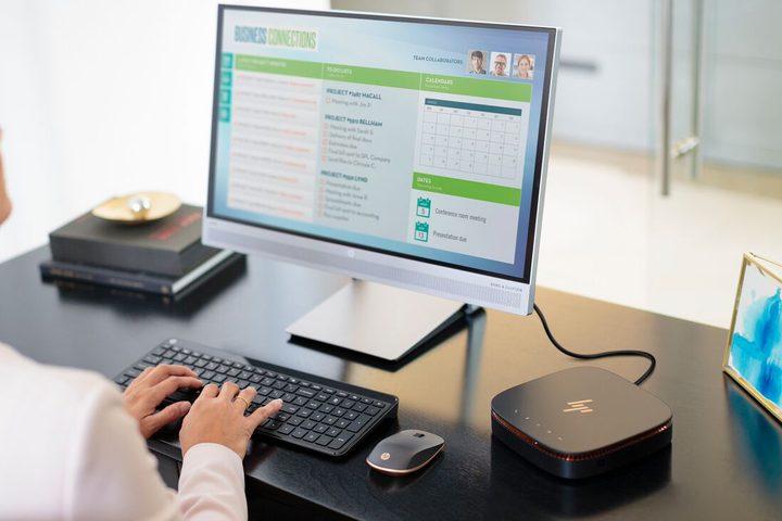 The HP Elite LD5511 display with a connected HP Elite Slice