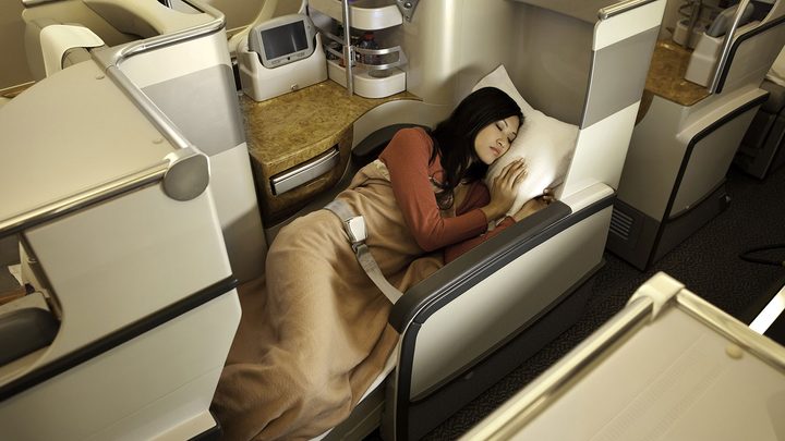 Emirates_Boeing_777-200LR_-_Auckland_(AKL)_to_Dubai_(DXB)