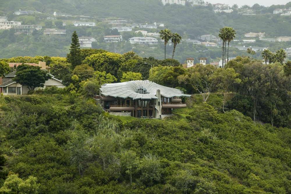 three million dollar house has bloomed flower roof flowerhouse8