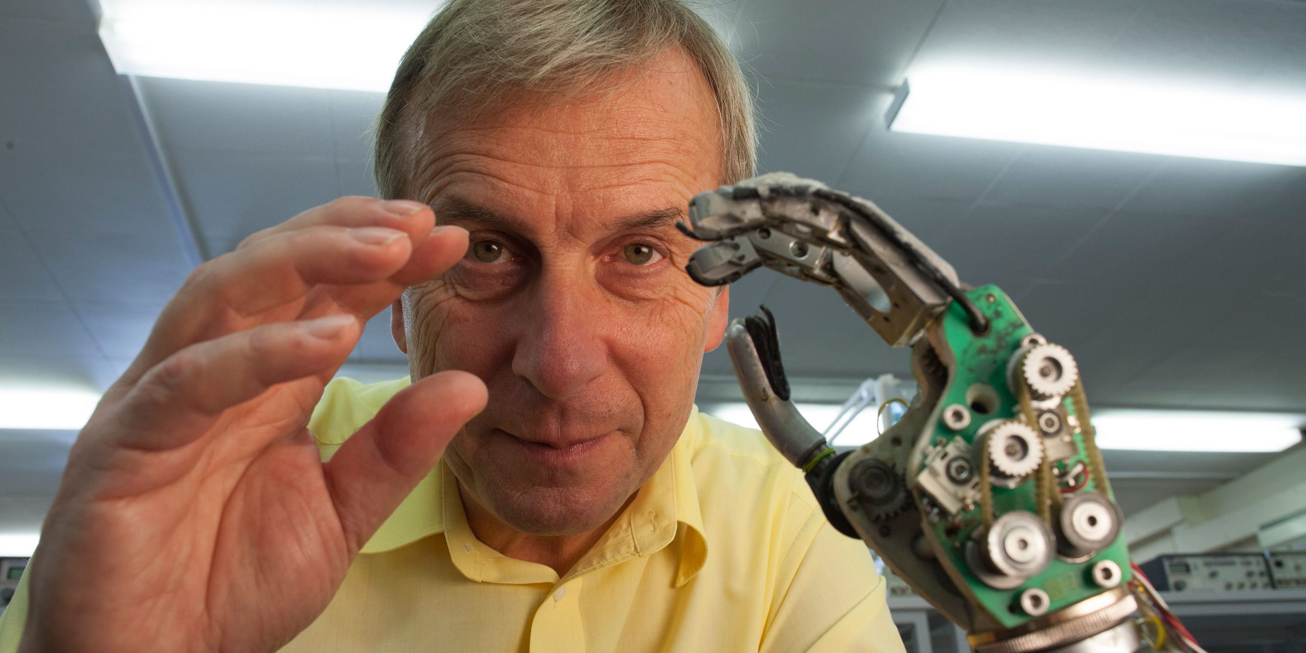 Kevin-Warwick-Project-Cyborg-DT10