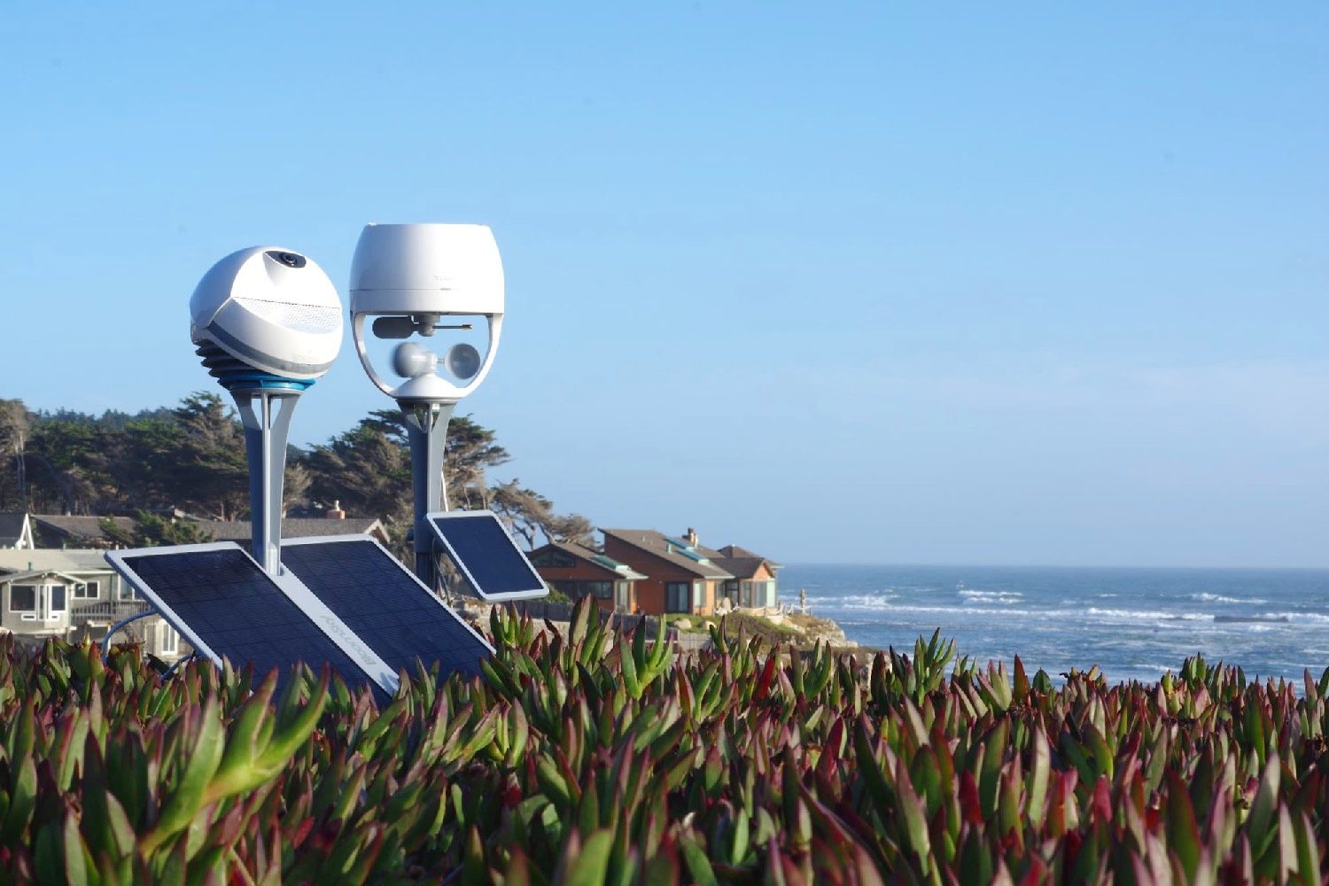 smart weather station kickstarter bloomsky sky2 storm 1