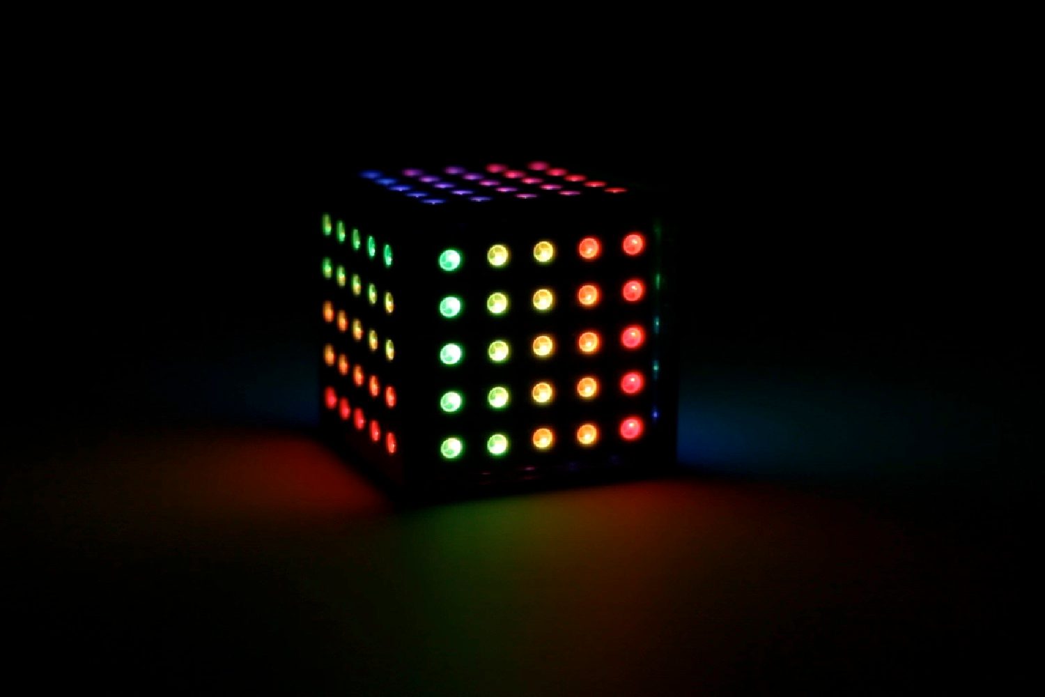 snake playing cube led qcoo digitaltrend