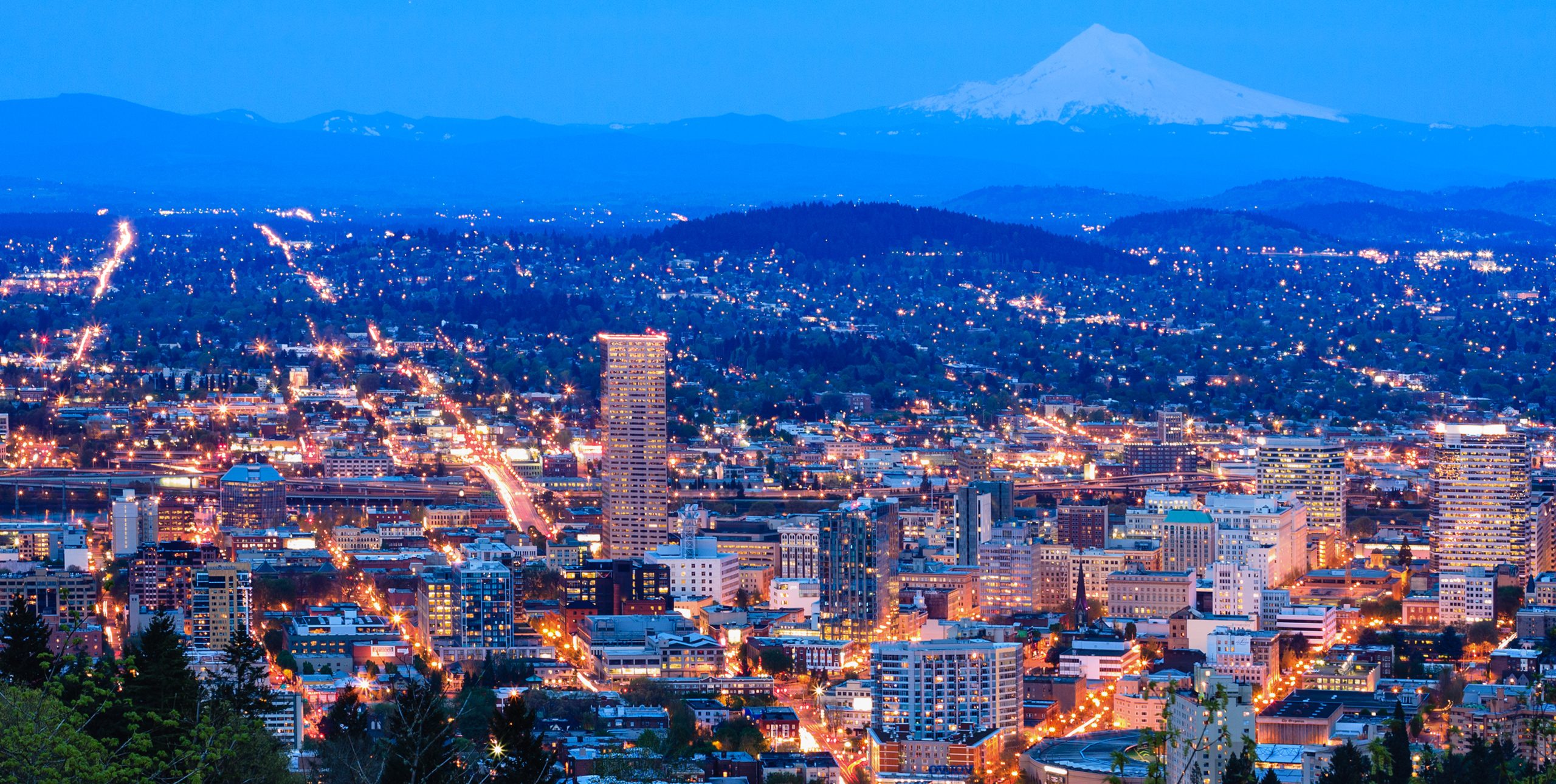 portland-downtown-mt-hood