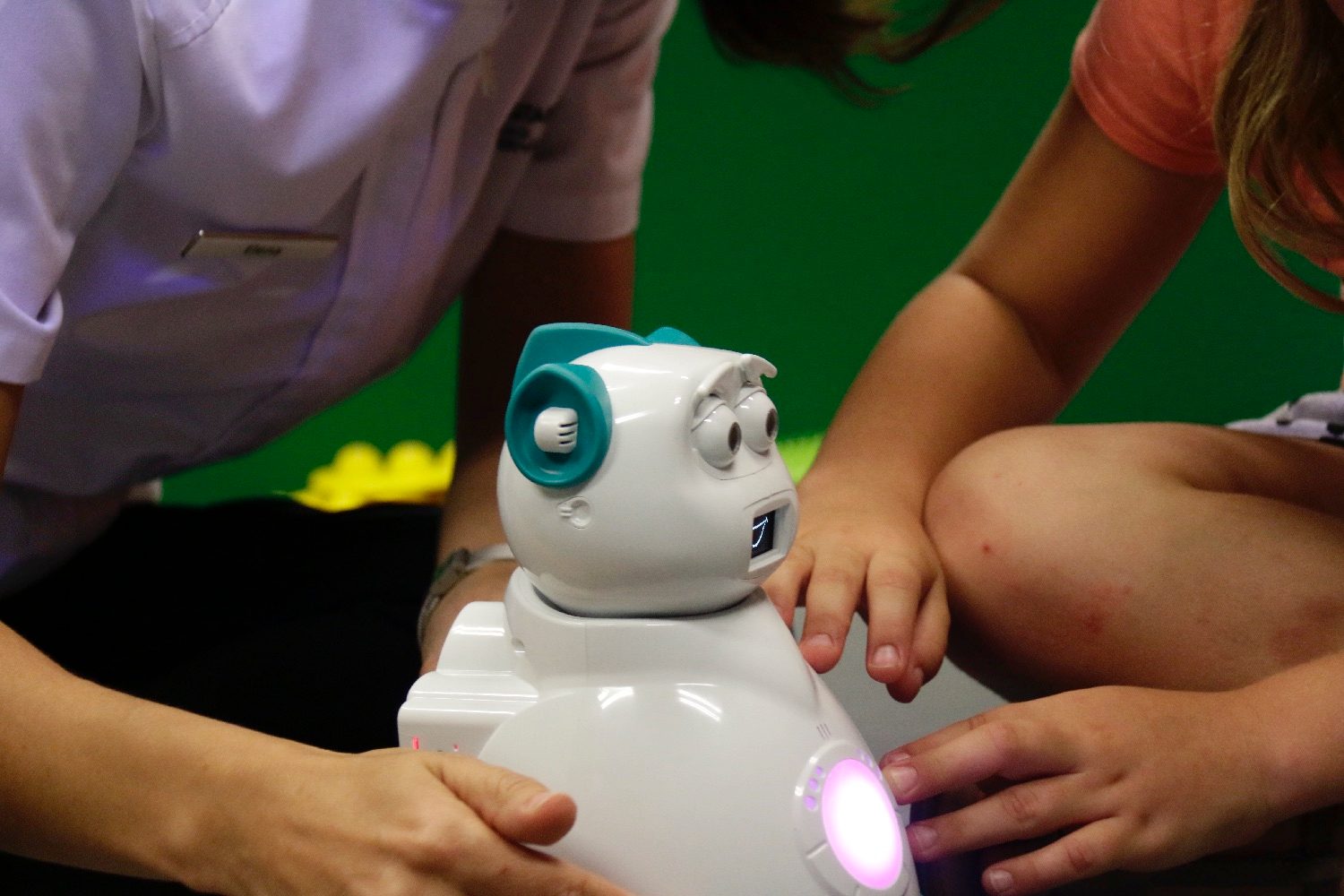 robot could help kids with autism mg 0850