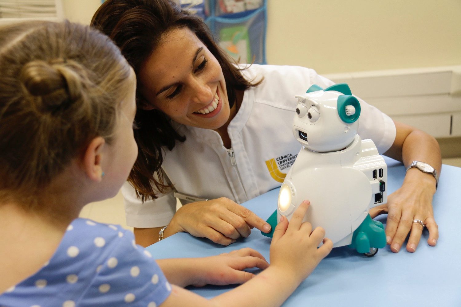 robot could help kids with autism mg 1029 copia