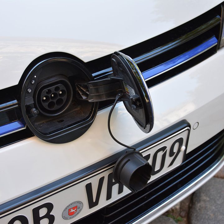 2016 Volkswagen Golf GTE