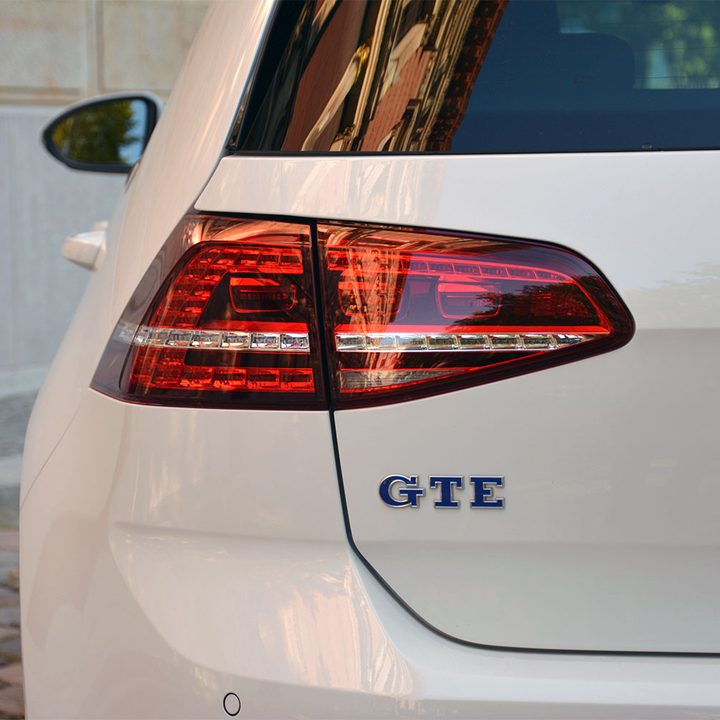 2016 Volkswagen Golf GTE