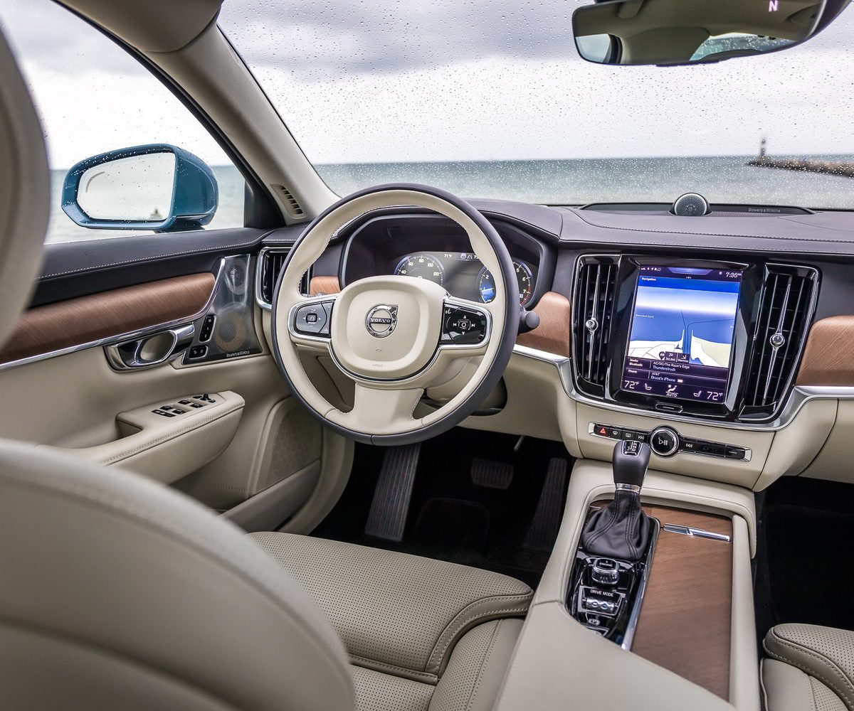 2017 Volvo S90 T6