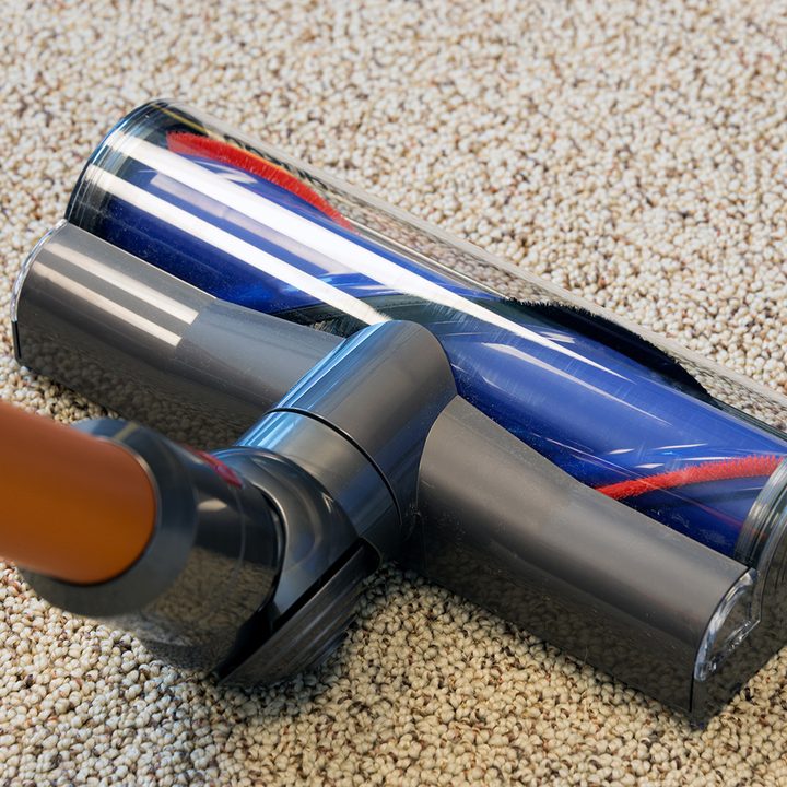 Dyson V8