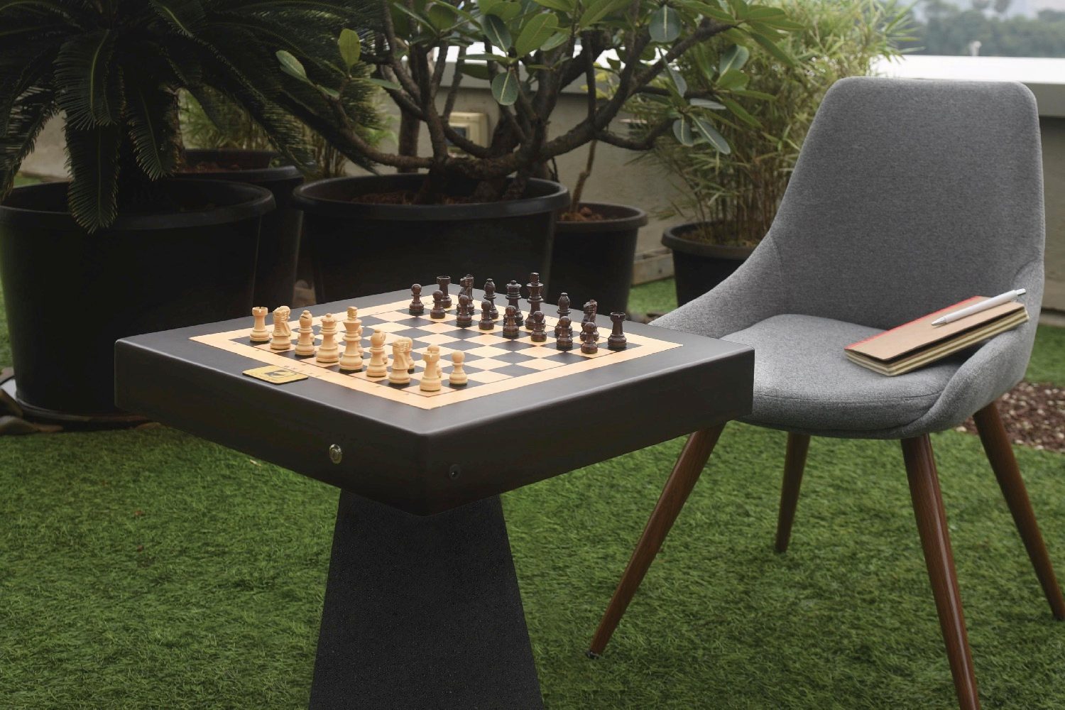 square off chess board play against any remote opponent from across the world