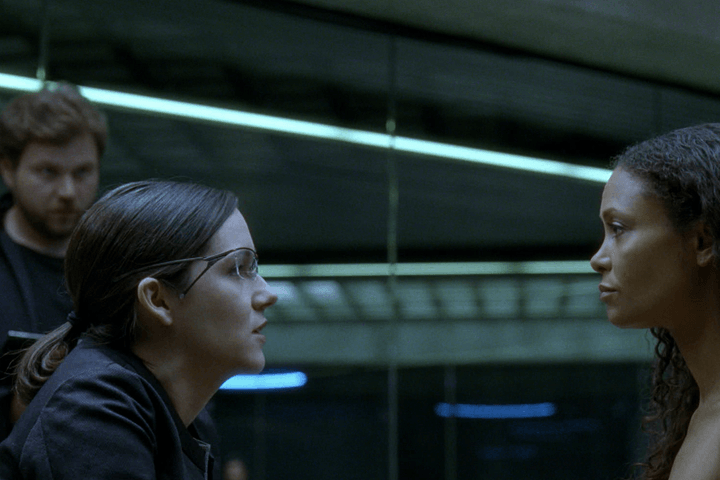 shannon-woodward-as-elsie-hughes-and-thandie-newton-as-maeve-credit-hbo