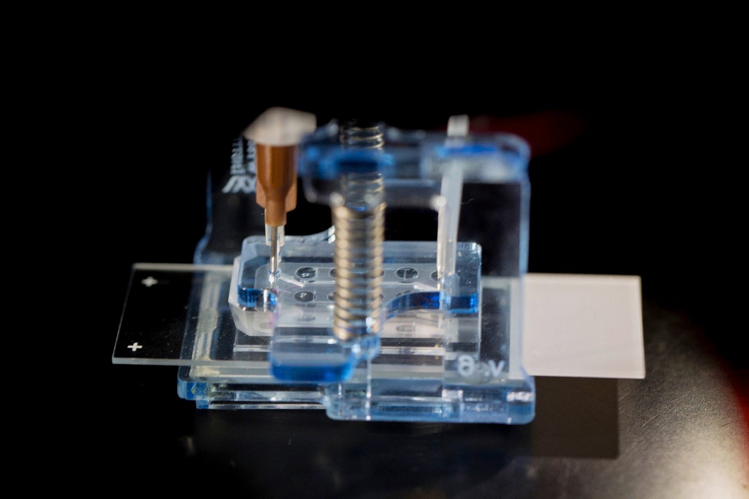 cigarette smoking robot slide 4 airway chip