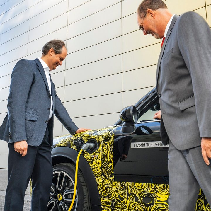 MINI Countryman PHEV teaser