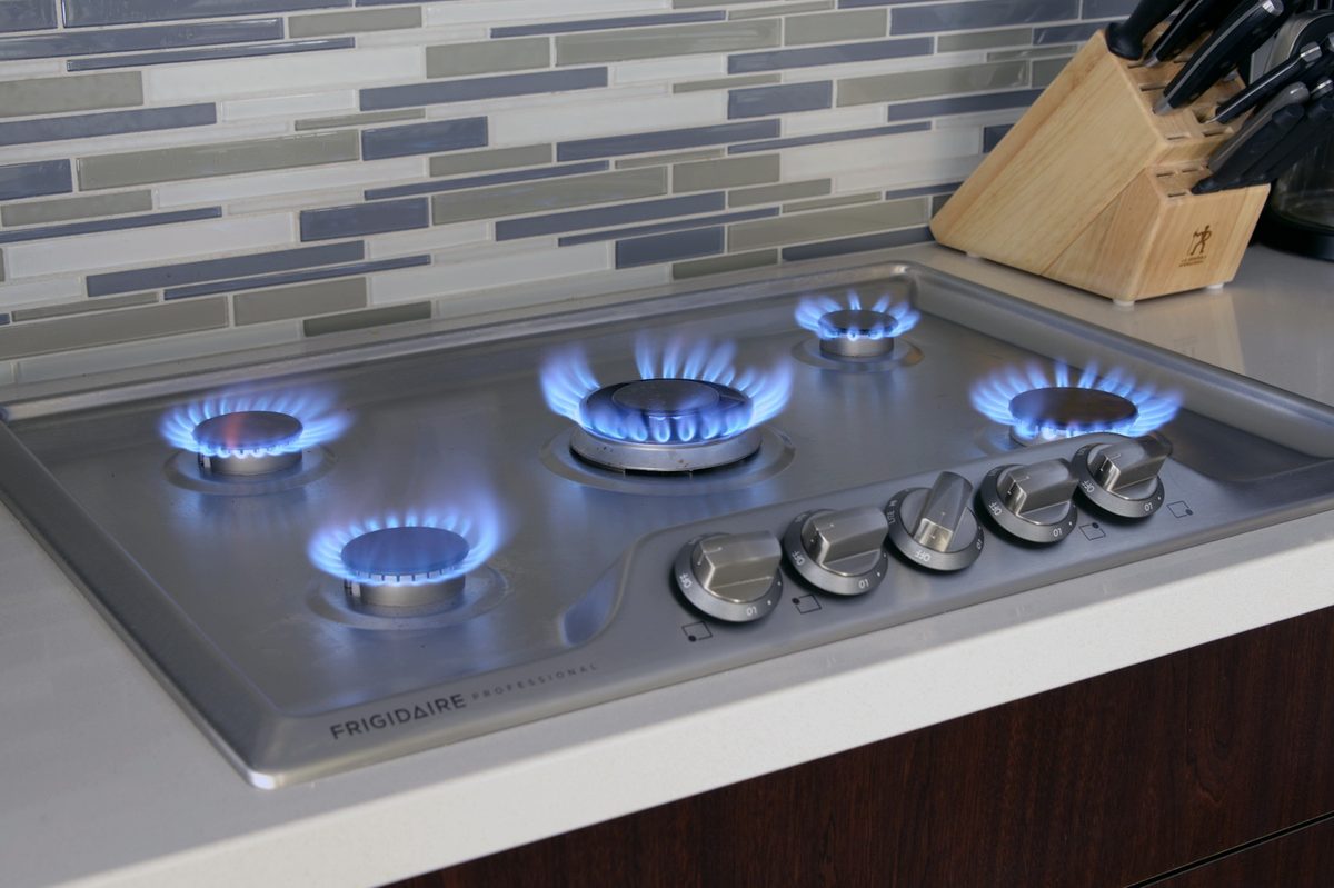 Frigidaire FPGC3077RS Professional cooktop review