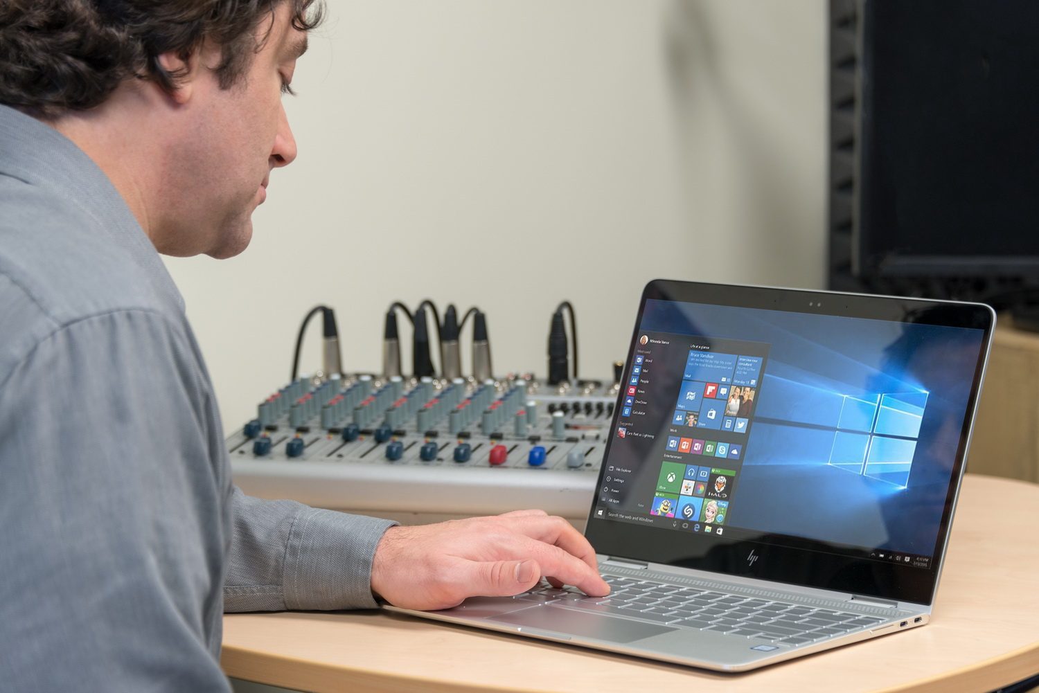 HP Spectre x360 (2016)
