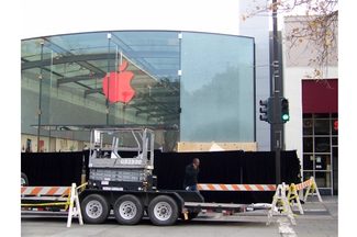 apple-store-palo-alto-damage