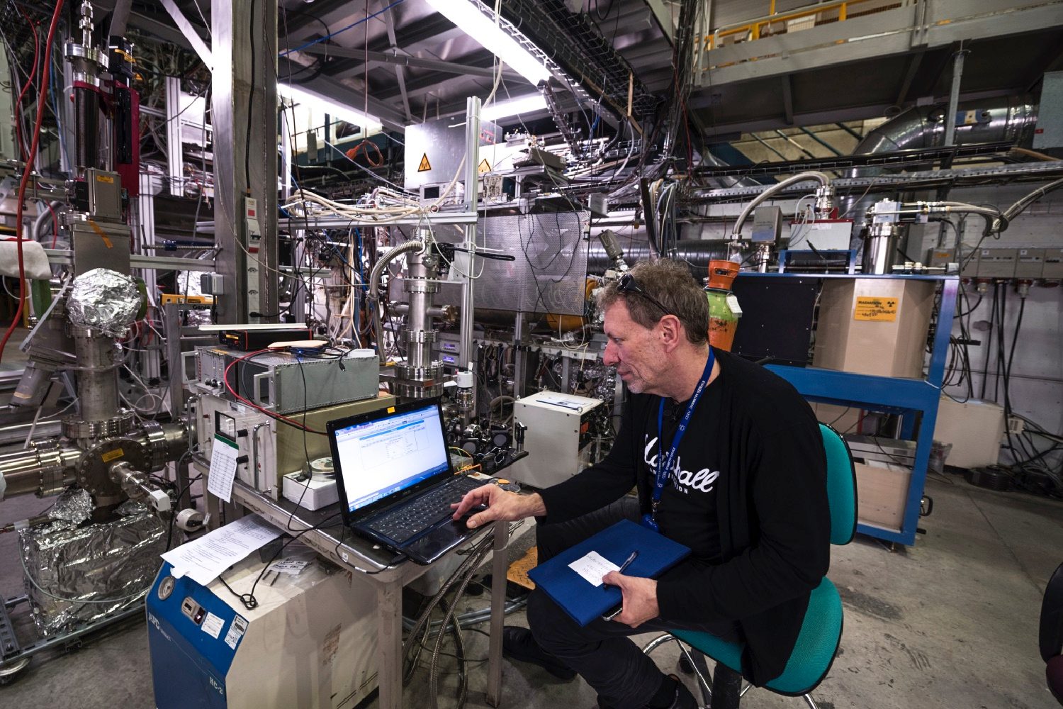 antihydrogen study cern max 7858