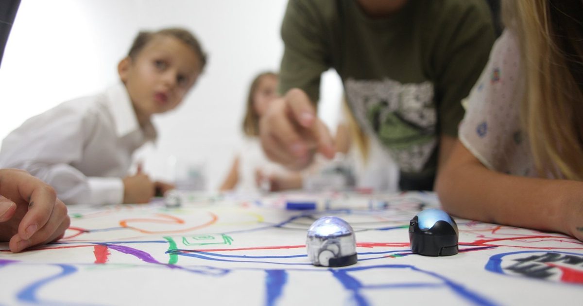 The Ozobot Evo is a cute, little bulbous robot that teaches kids how to ...