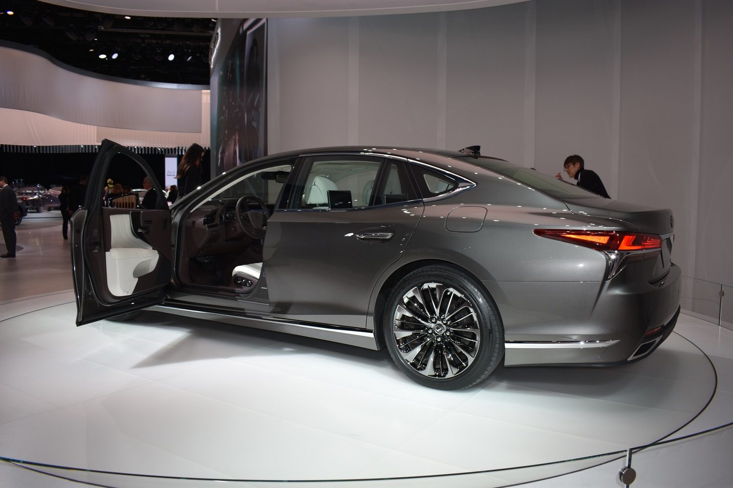 2018 Lexus LS