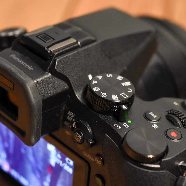 Panasonic FZ2500 review
