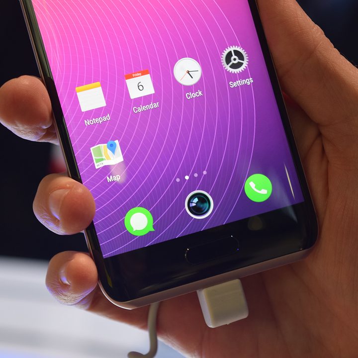 Honor Magic hands on