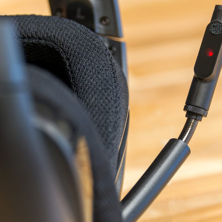 Logitech G533