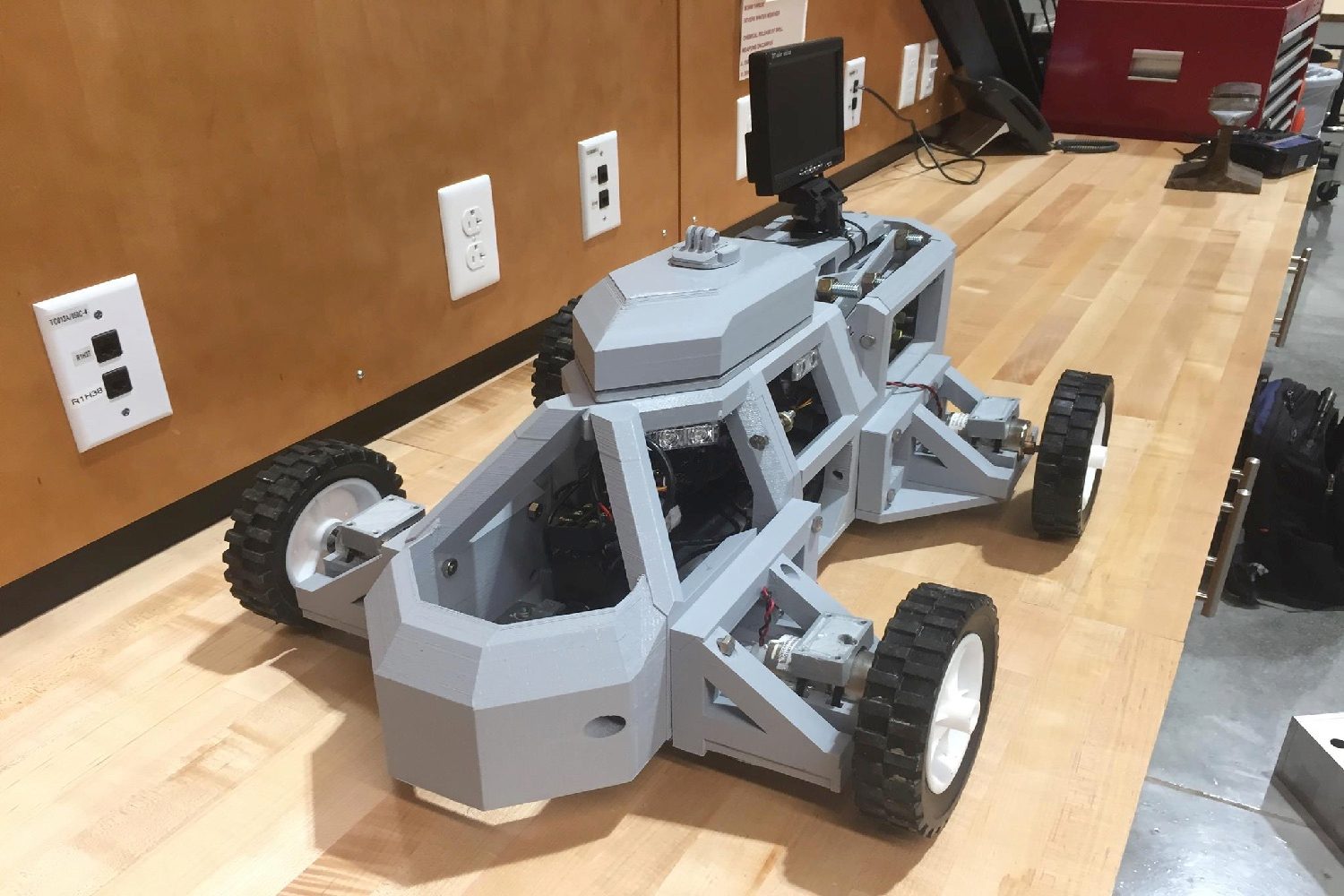 sentinel robot traffic stop 16833374 10208224059066677 1487684886 o
