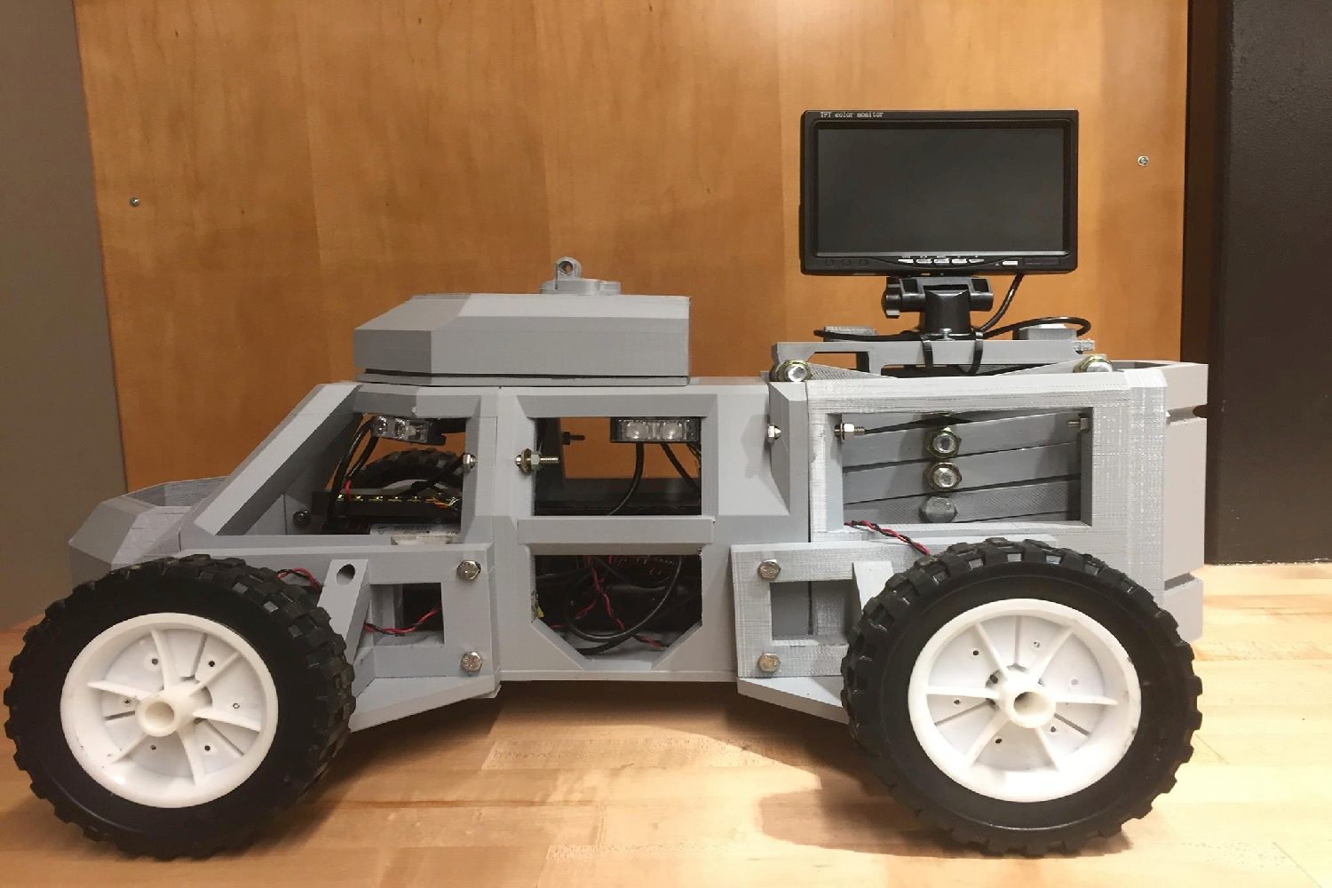 sentinel robot traffic stop 16880379 10208224064466812 1564142887 o