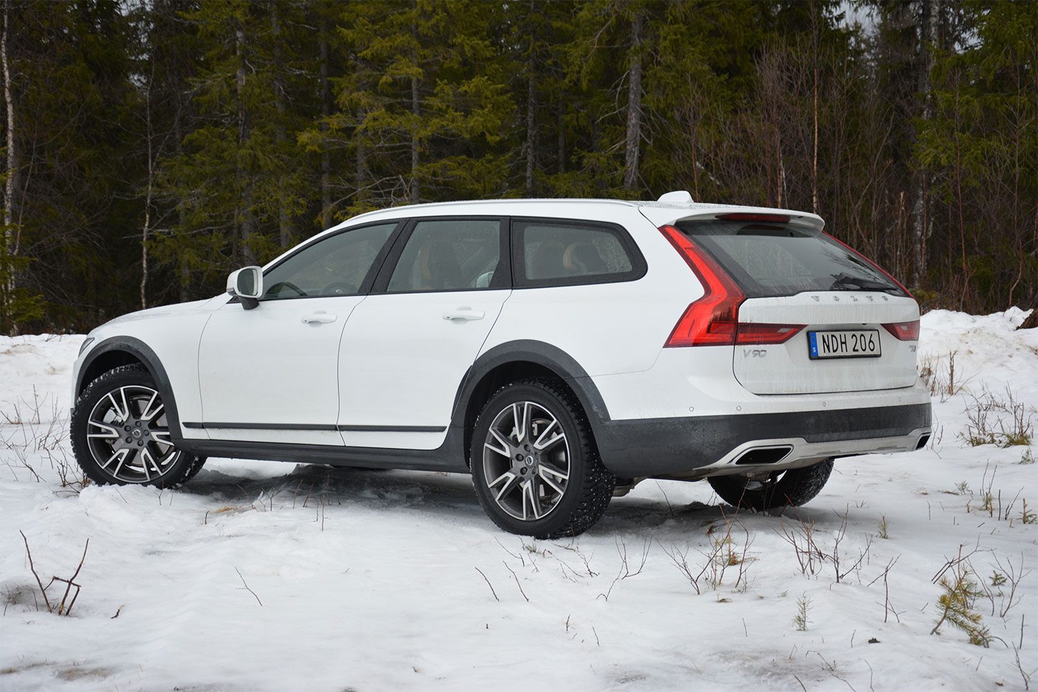 2017 Volvo V90 Cross Country