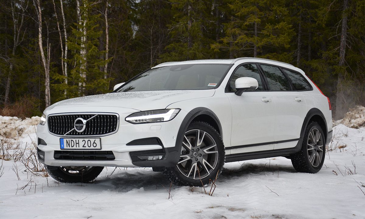 2017 Volvo V90 Cross Country