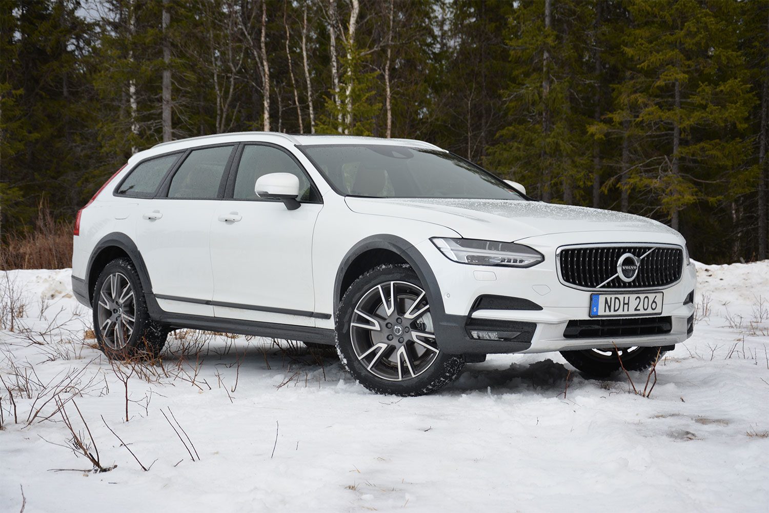 2017 Volvo V90 Cross Country