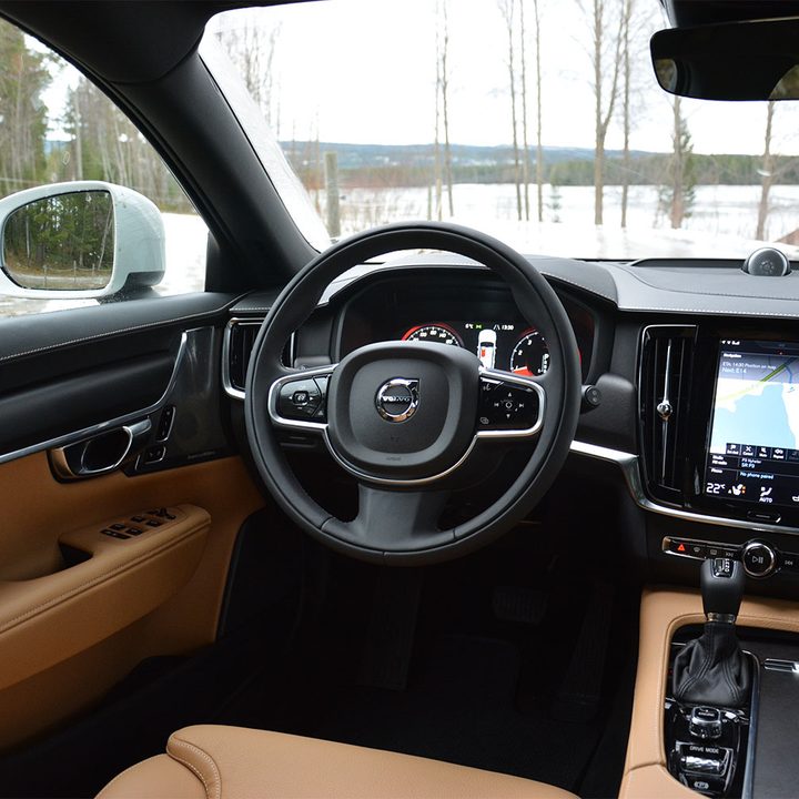 2017 Volvo V90 Cross Country