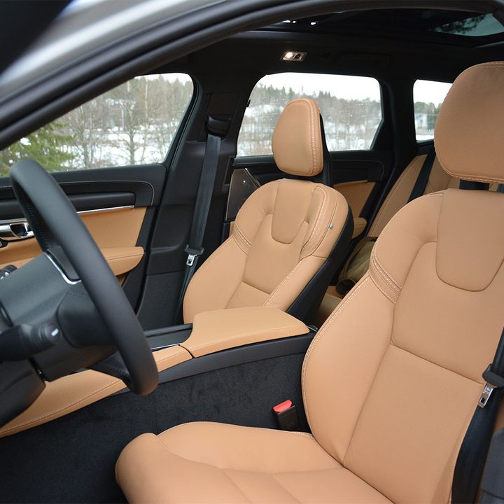 2017 Volvo V90 Cross Country