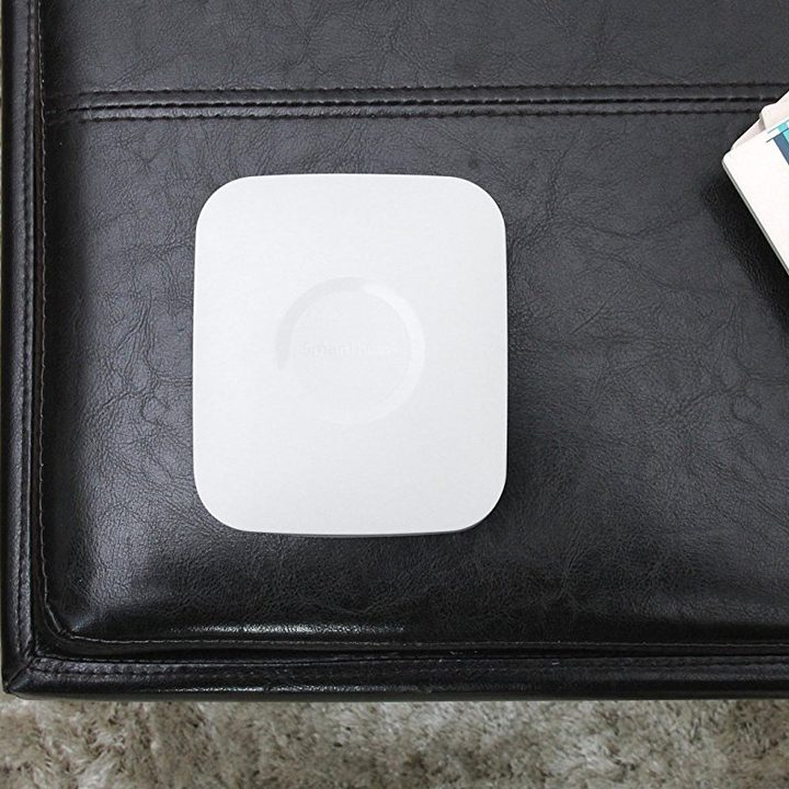 The Samsung SmartThings Hub.