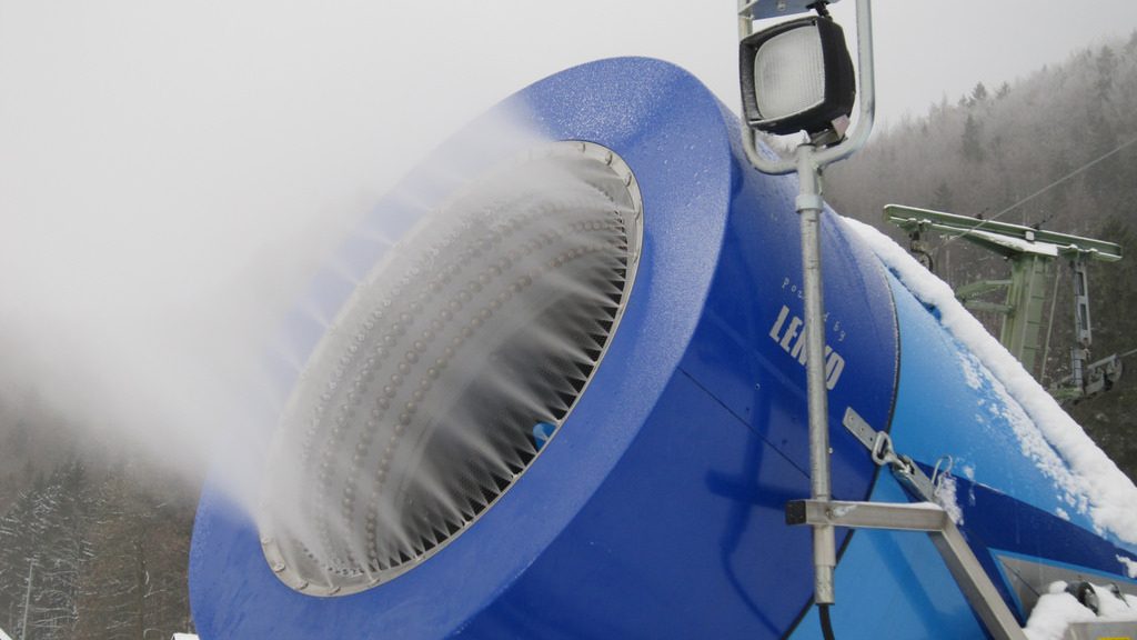 Norwegians are developing eco-friendly snow machines that heat homes ...