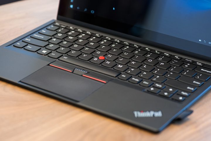 Lenovo-ThinkPad-X1-firmup-review-keyboard-angle