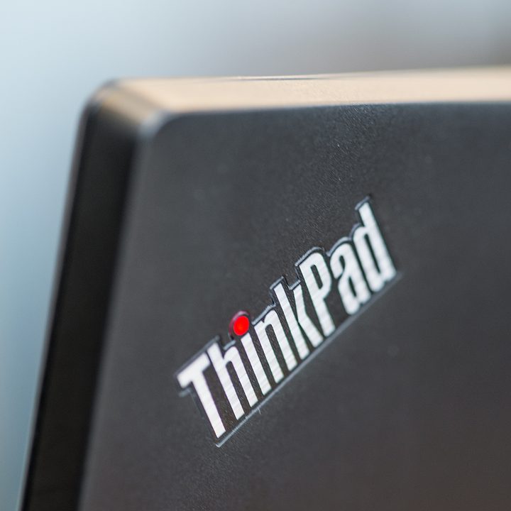 Lenovo-ThinkPad-X1-firmup-review-lid-logo