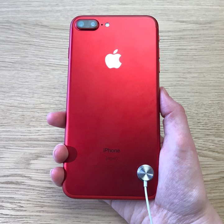apple iphone red