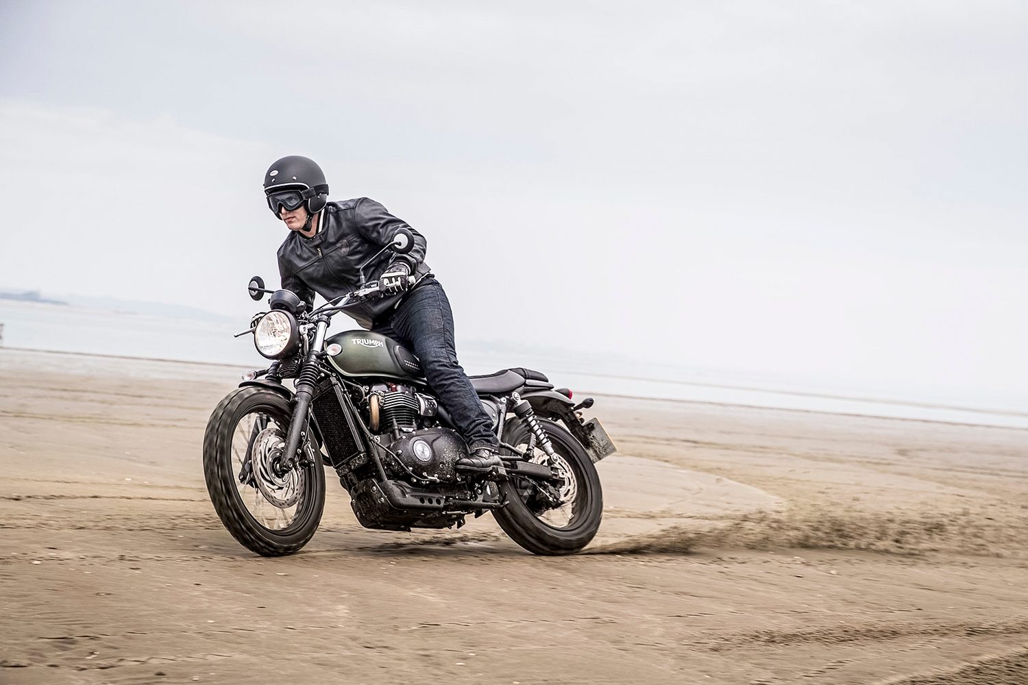 best motorcycles for beginners scrambler triumphmy17