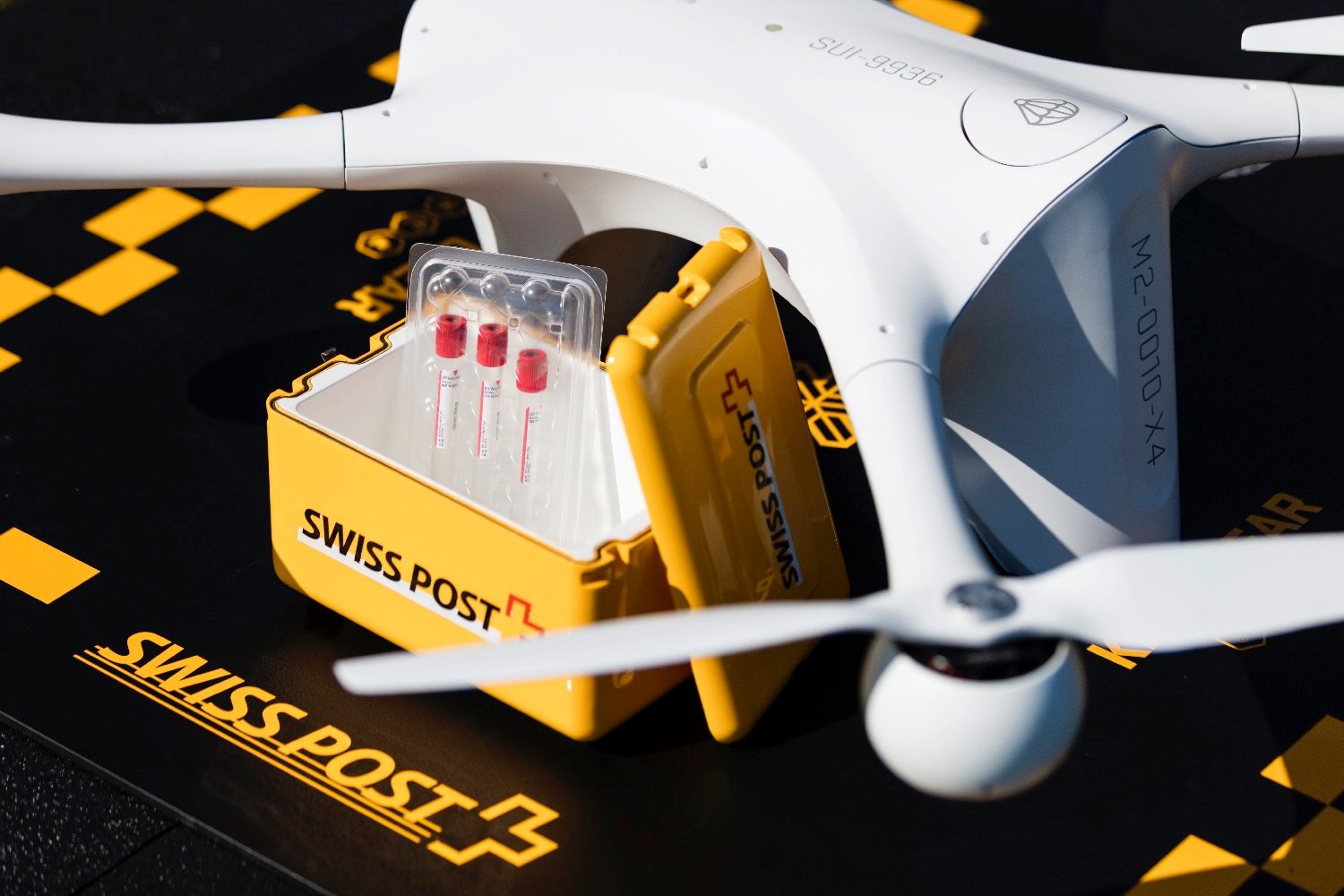hospitals drones medical samples beladen04