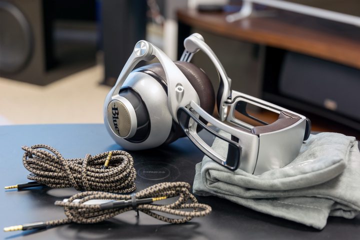 Blue Ella planar magnetic headphone review