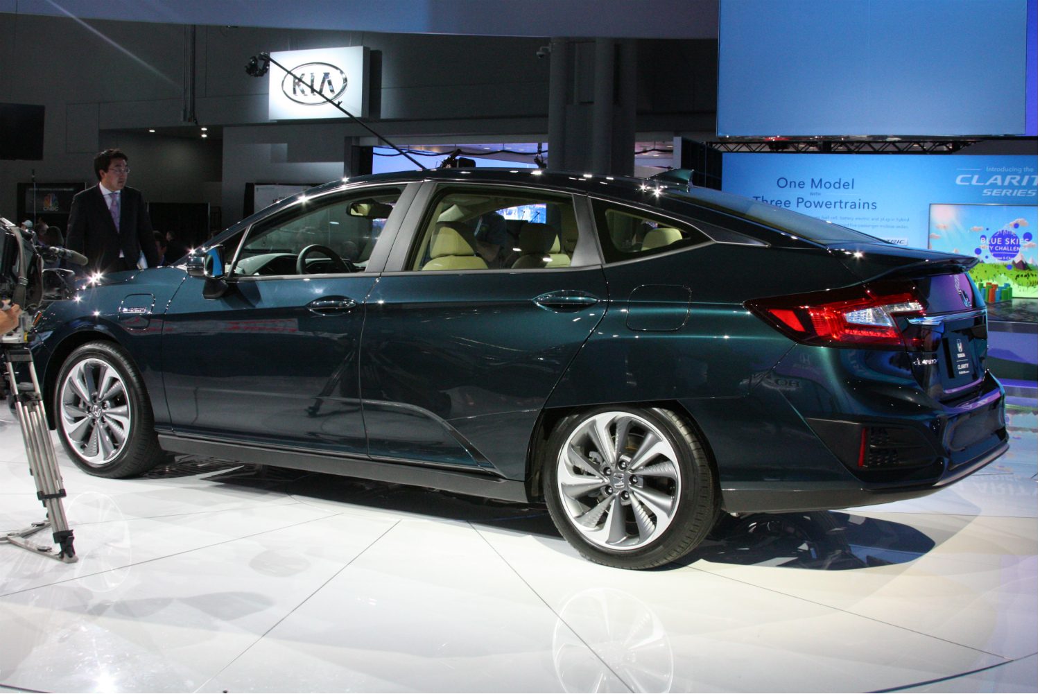 honda clarity plug in hybrid news specs performance range rear
