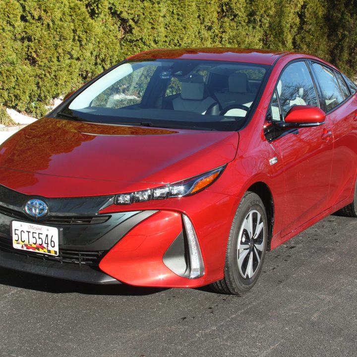 2017 toyota prius prime review exterior 7