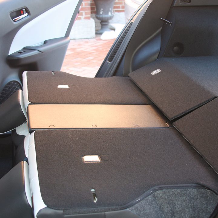 2017 toyota prius prime review interior 10