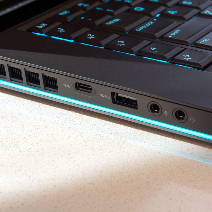 https://trello.com/c/o3qpN1CR/2440-alienware-15-r3-2017