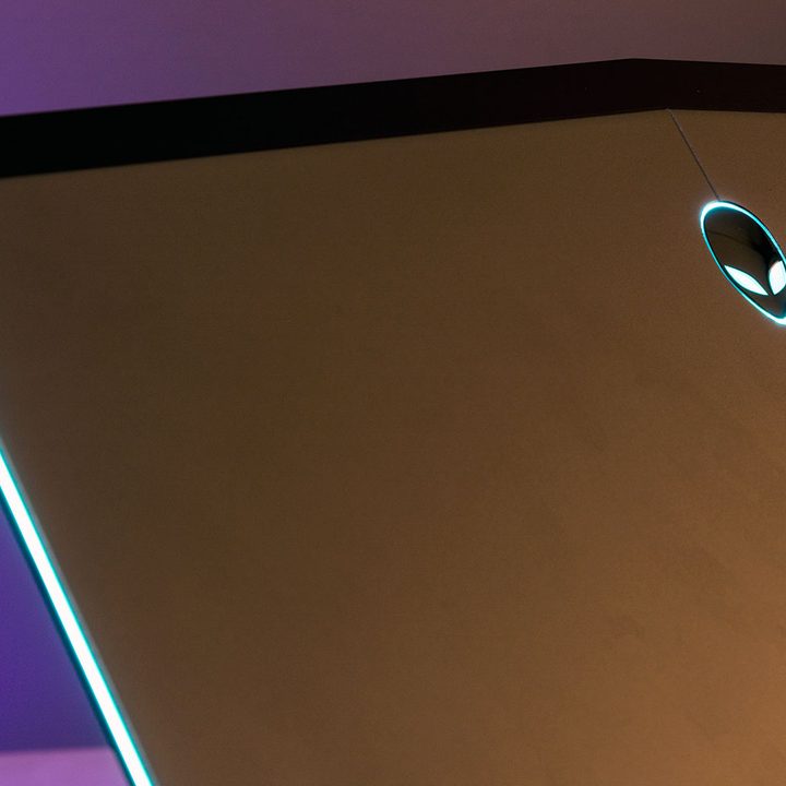 https://trello.com/c/o3qpN1CR/2440-alienware-15-r3-2017